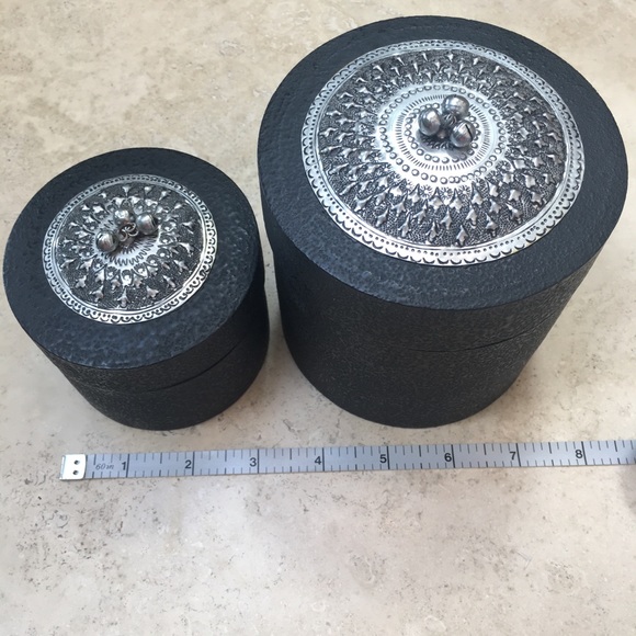 Decorative round boxes - Picture 2 of 7